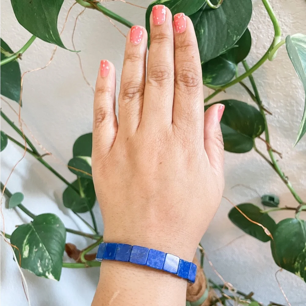 💙✨Lapis Lazuli Crystal Stretch Bracelet 10mm Square Beads✨💙 - Picture 3 of 9